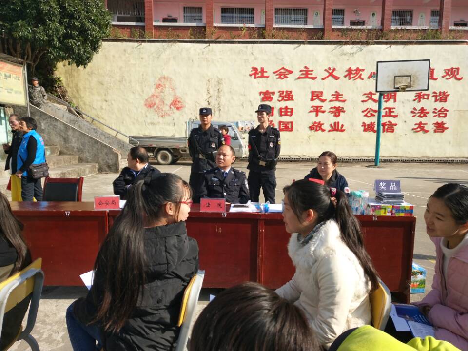 咨询台.jpg