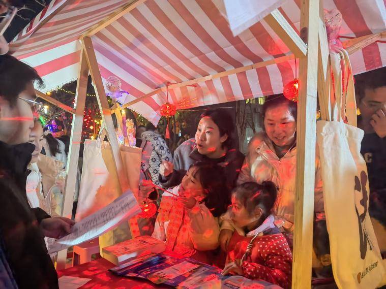 “良辰闹元宵·法治伴我行”丨通山县人民法院开展非遗灯谜普法游园会.docx